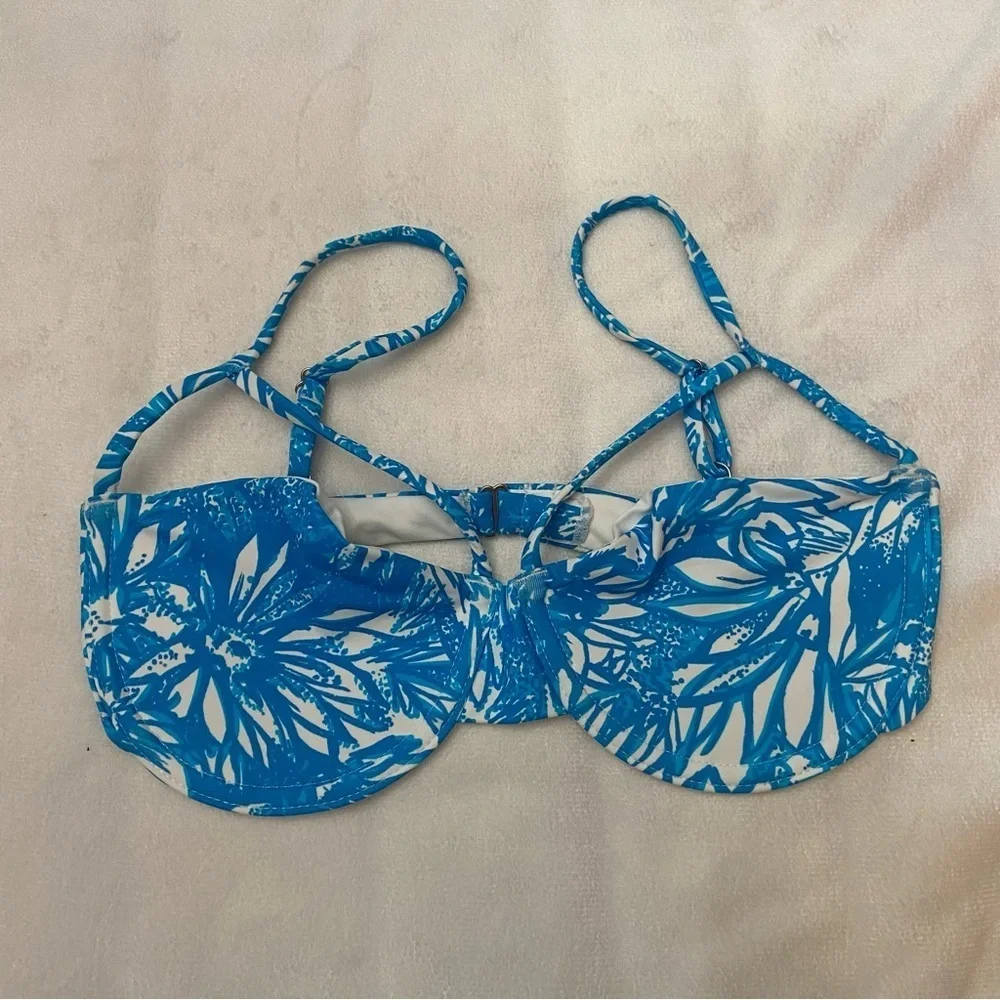 New! Frankie’s Bikinis Hazel Underwire Top in Iris Floral Blue 1059